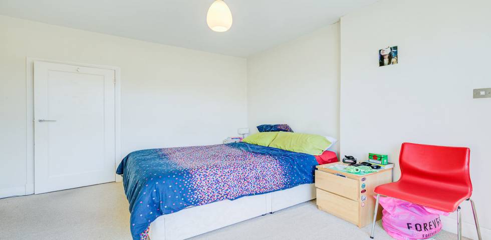 			2 Bedroom, 1 bath, 1 reception Apartment			 Broadhurst gardens, South Hampstead